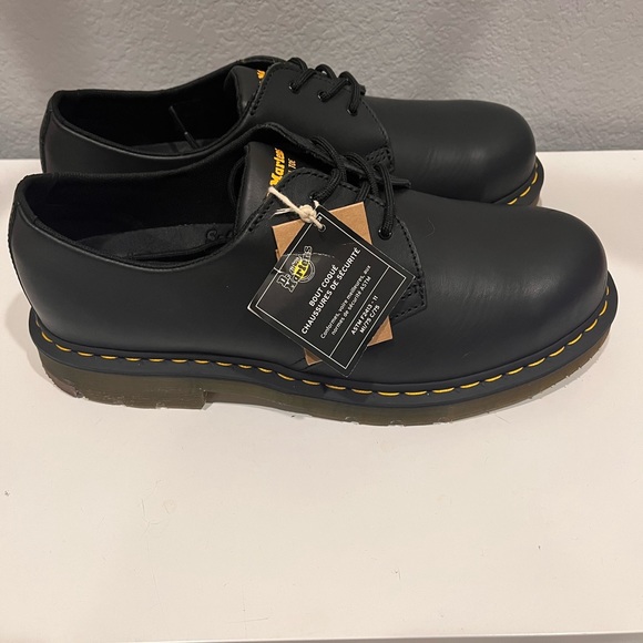 Dr Martens 1461 Steel Toe, Industrial, slip resistant - Picture 2 of 9